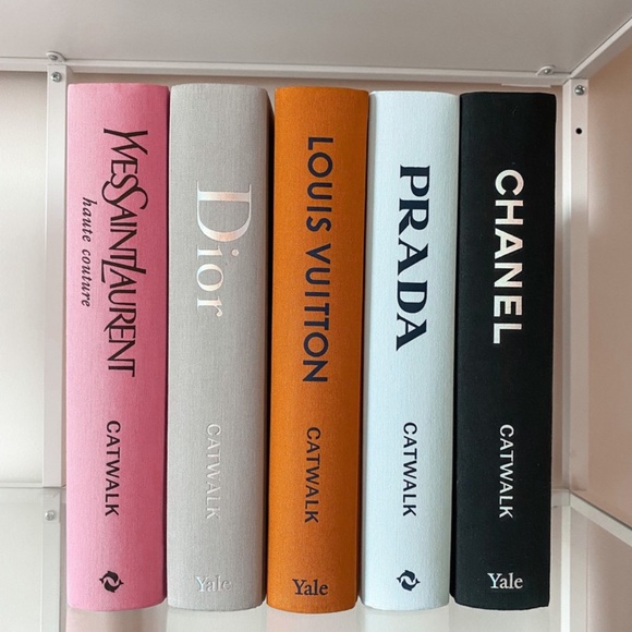 "CATWALK" Books: CHANEL*YSL*Louis Vuitton *DIOR~ - Picture 1 of 9